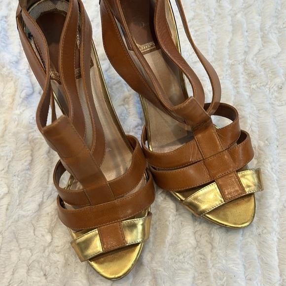 Christian Dior Leather Cutout Accent Gladiator Sandals
Women's Size: 37 =US 7 - Picture 8 of 9